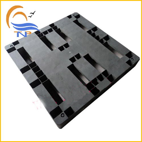 Pallet nhựa đen